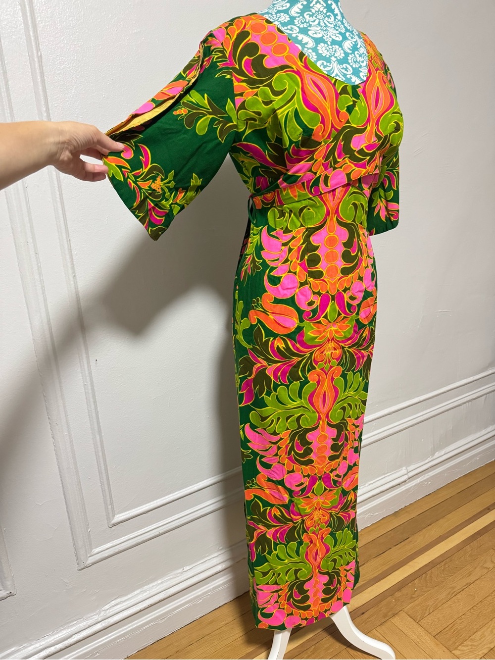 Ja-Na of Hawaii Vintage 70s Botanical Green Print Kimono Style Dress - Picture 2 of 15